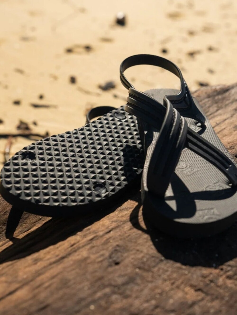 Flojos Sz 8 The Original 101 Cross Band Rubber Black Slingback Sandals Unisex